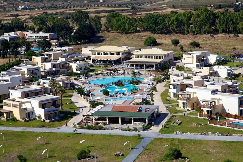 Hotel Natura Park Village Hotel & Spa - Image 1
