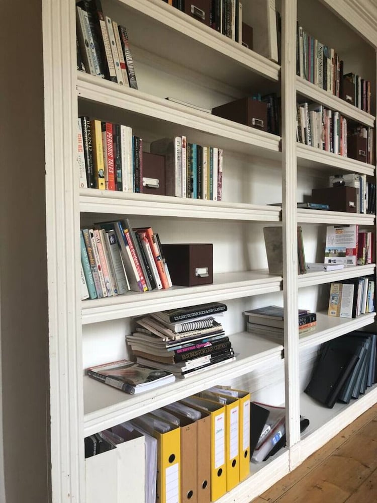 Higgihaus 46 Sleeps 5  Monday - Friday