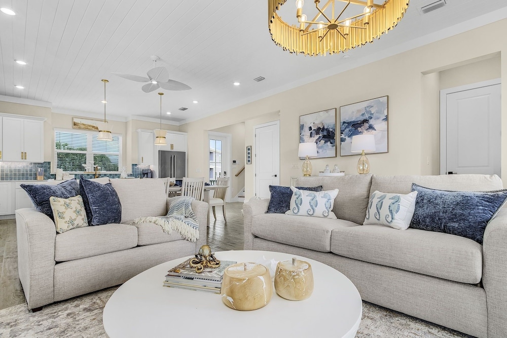 110 Sea Le Vie: 5br/4.5ba Brand New Build W/ Pool! 5 Bedroom Home