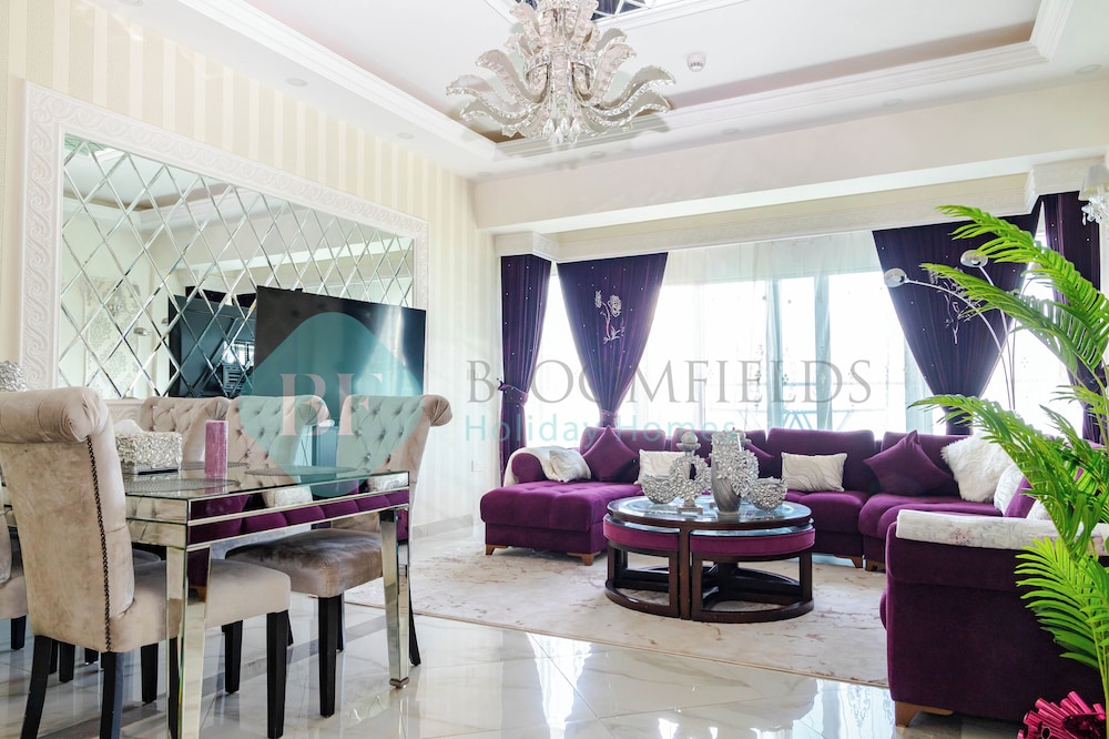 Bloomfields Grandeur 3BR in Wave Tower
