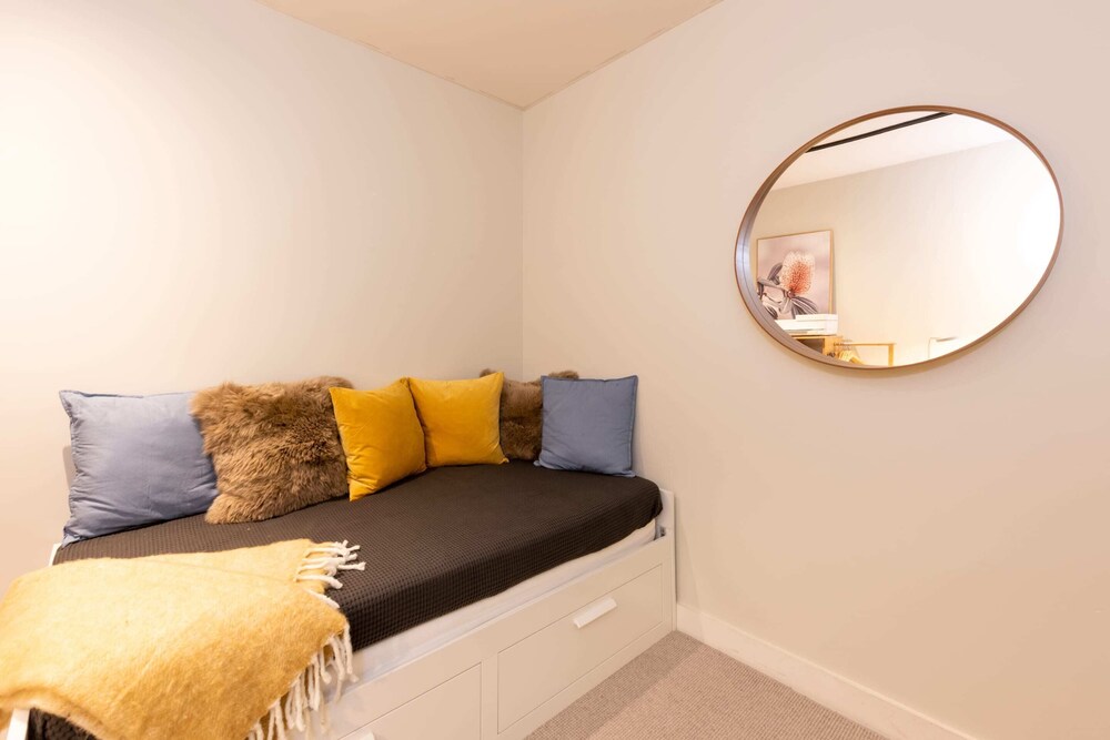 2-bed in South Melbourne w/ Beautiful City Views