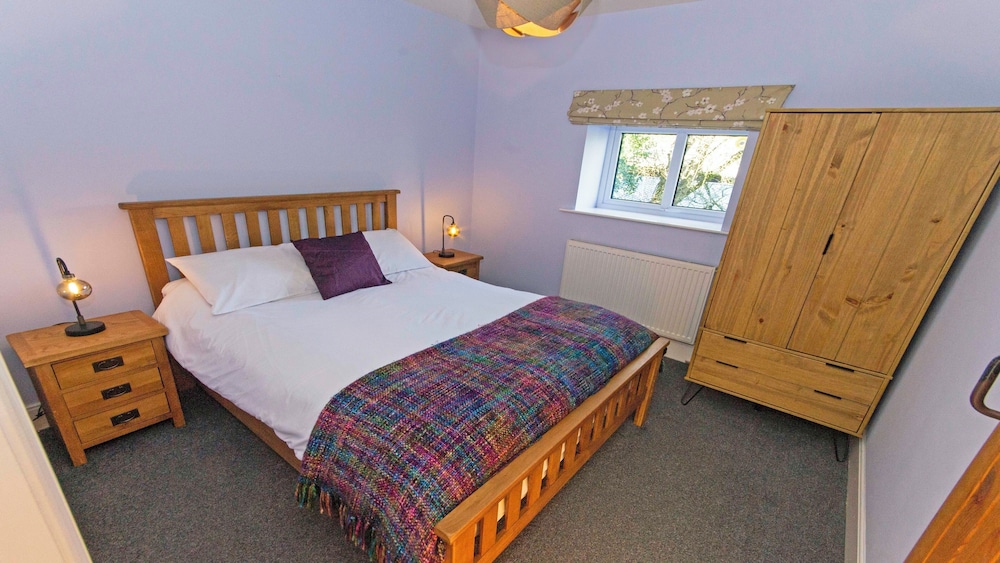 Streamways Nr Croyde 6 Bedroom, Sleeps 12-16, Hot Tub view 5