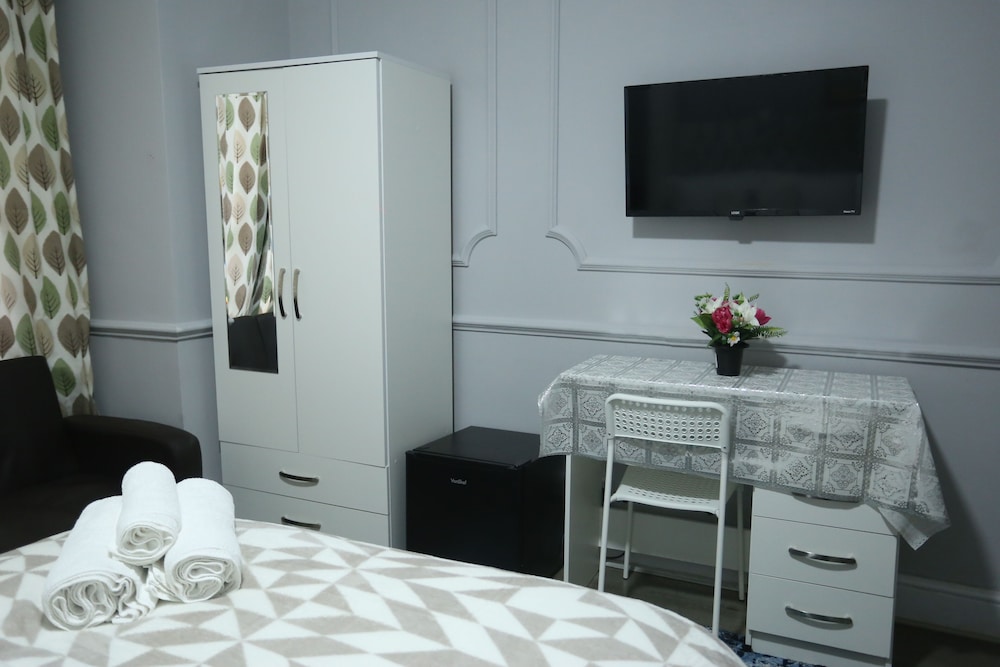 Heathrow roomzzzz B&B