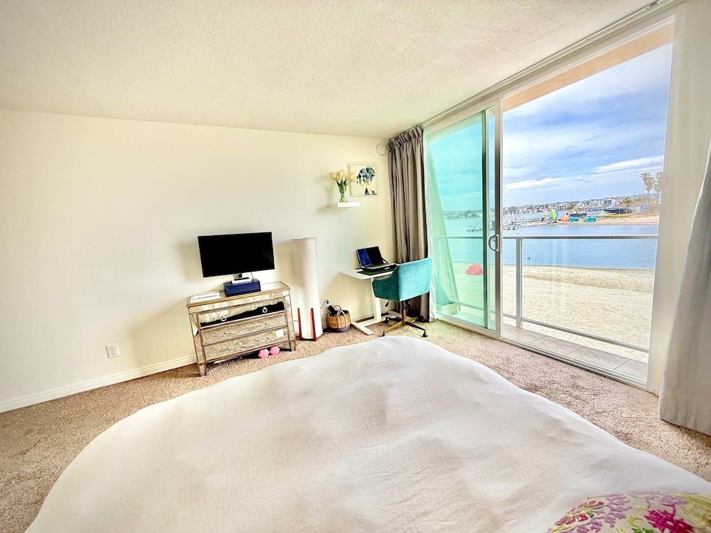 Mission Beach Bayfront Two-story bay View Condo