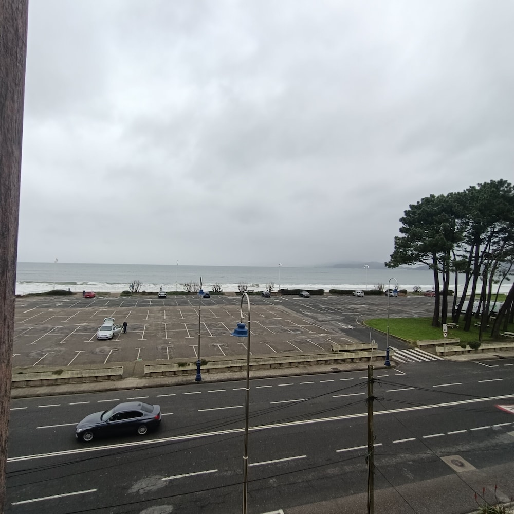 Samil Beachfront Apartment en Vigo — parking