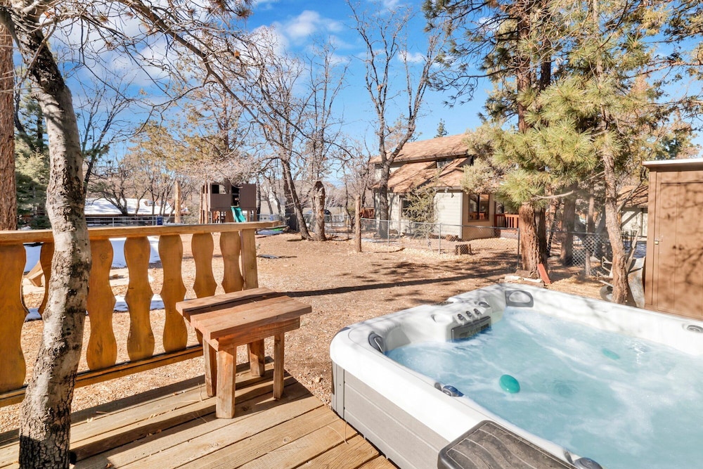 Cute and Cozy Cottage #2522