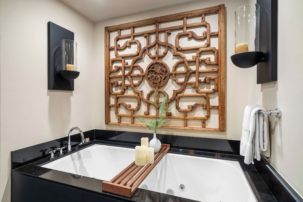 Luxury Vacation Rentals at The Setai by LRMB