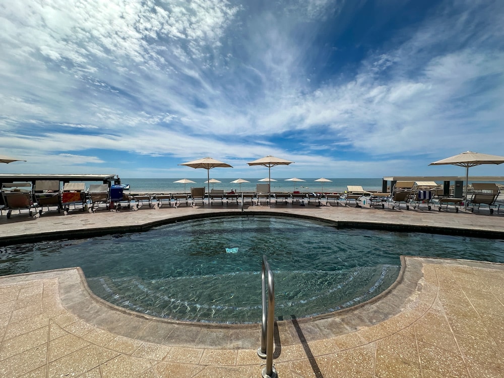 Luxury New Oceanfront Condo 5BR Sleeps 12