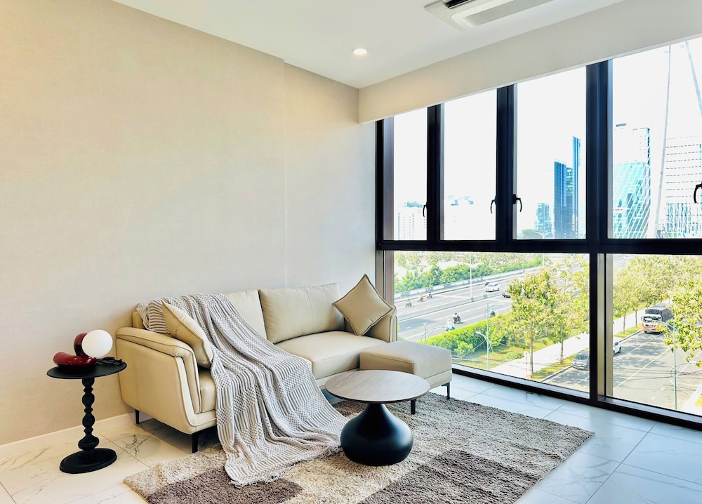 Metropole The Crest Thu Thiem Apartment