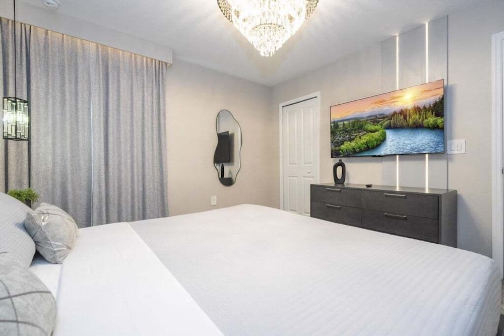 The Most Stunning Home With Everything You Want! 8 Bedroom Villa