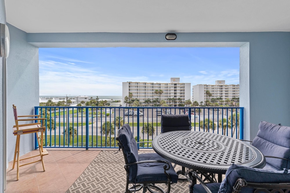 Oceanwalk 2-502