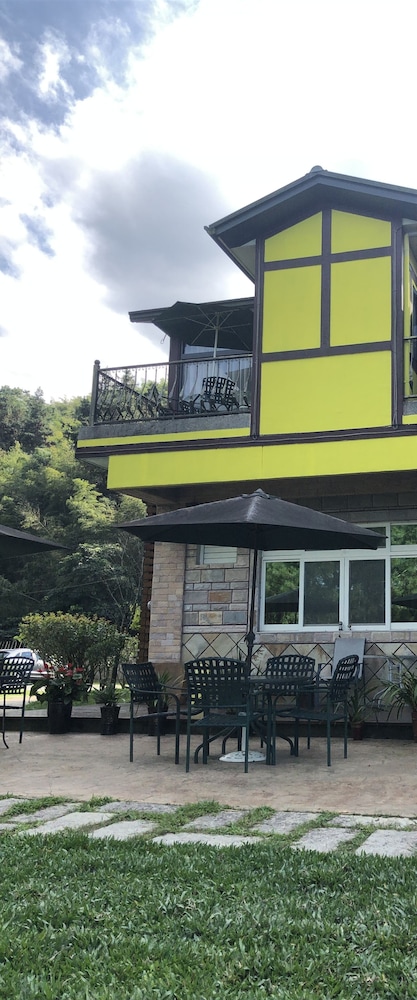 Peach Villa