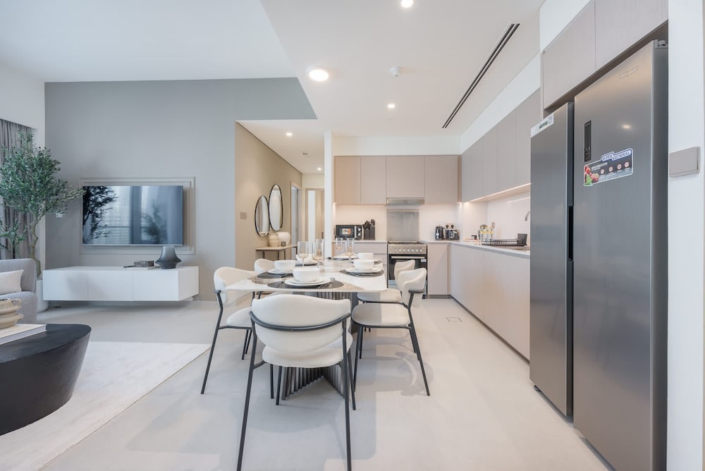 Cozy 2-bedroom Apartment Perfect for Family in Downtown With Burj Khalifa Views