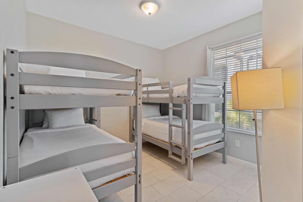 Vista Cay Swanky