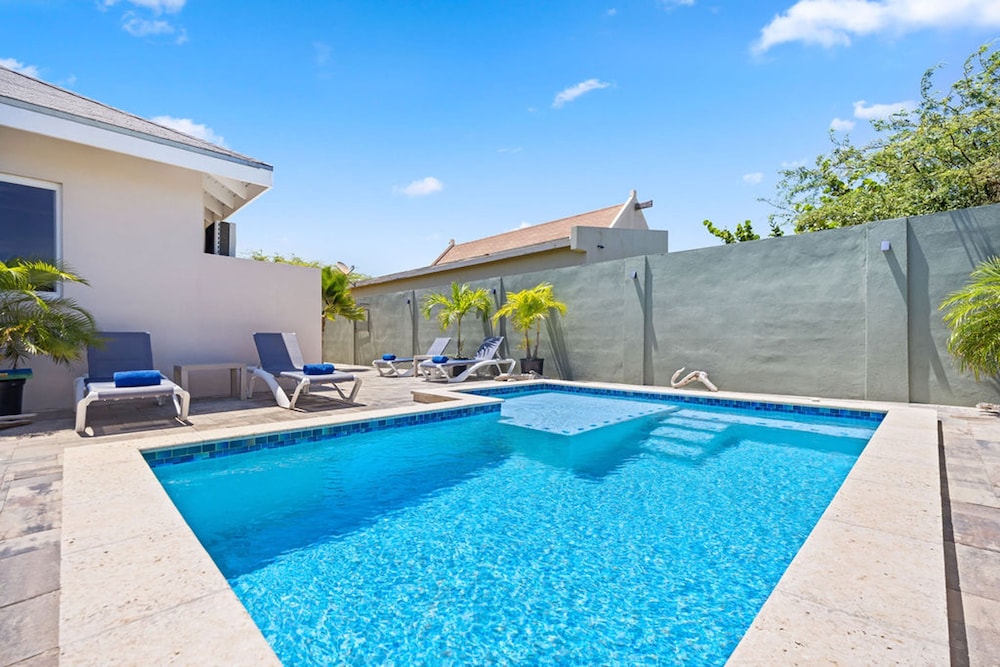 Renovated Privatepool Outdoordining Location