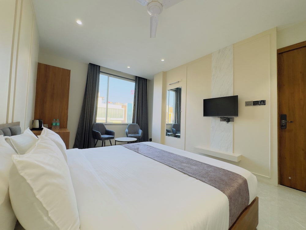 Travinities Hotel Avni Palace