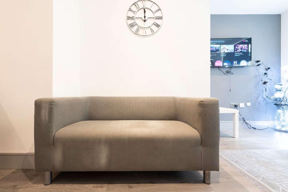 Cosy City Apartment - Your Home in Bradford!