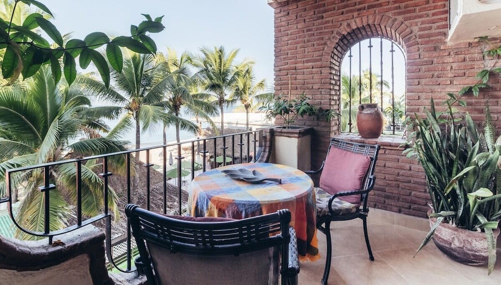 Ocean View 1Br Condo-balcony-beach-pool - 301