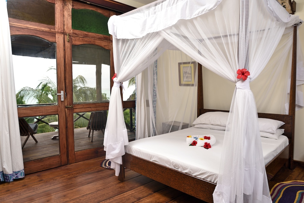Mnarani Beach Cottages