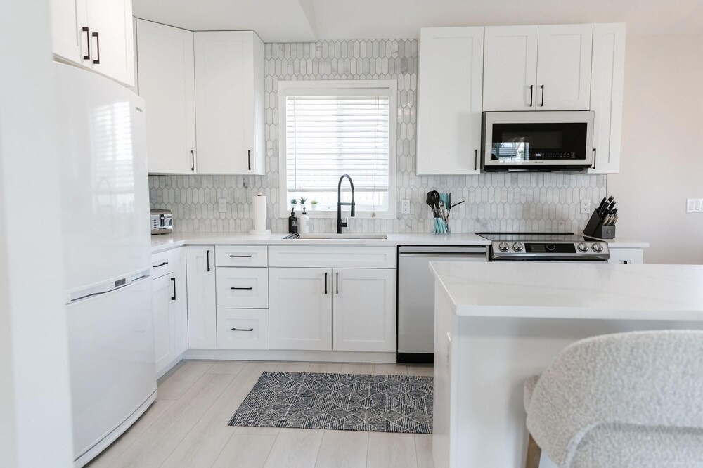 The Oxen - Dt Home w Putting Green and Tons of Parking - Image 4