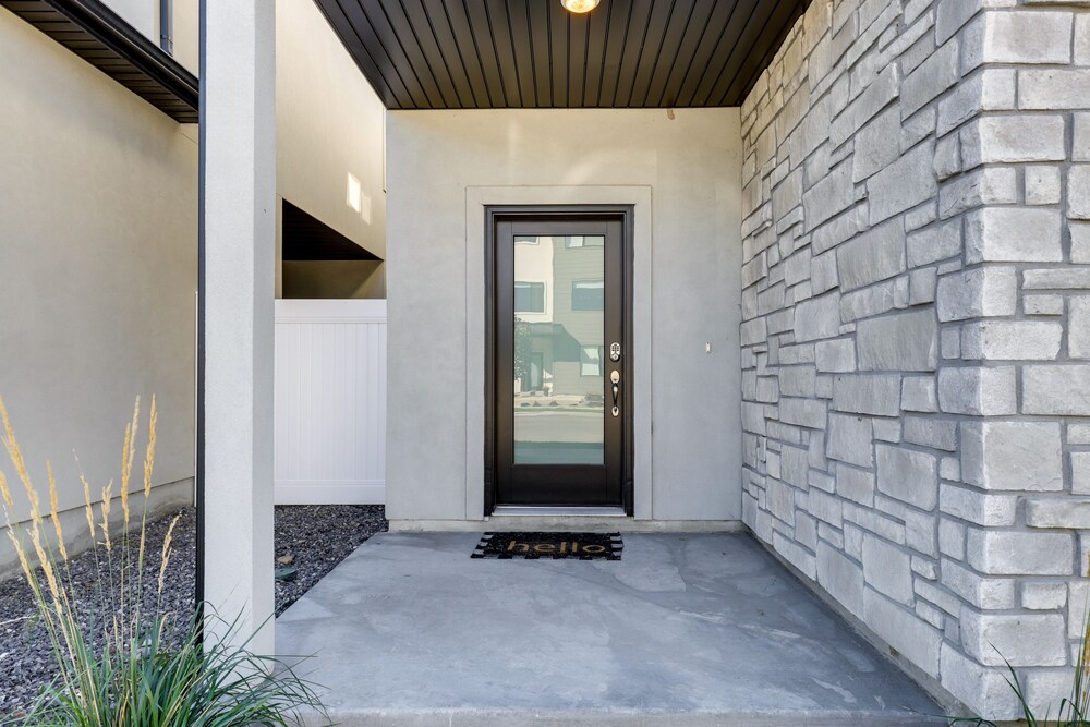 Inviting American Fork Home With Community Pool! view 3
