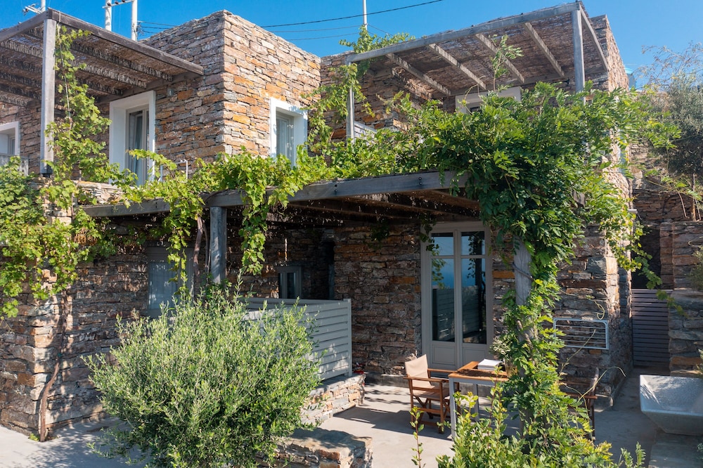 Kea Village Suites & Villas