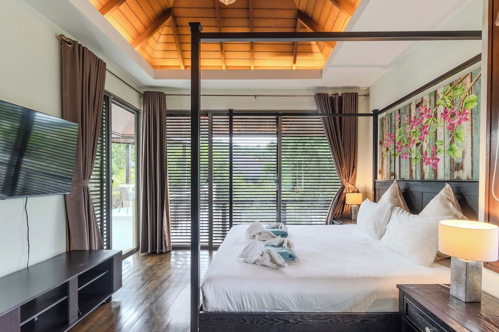 3BR Peaceful Pool Villa and Jacuzzi V241