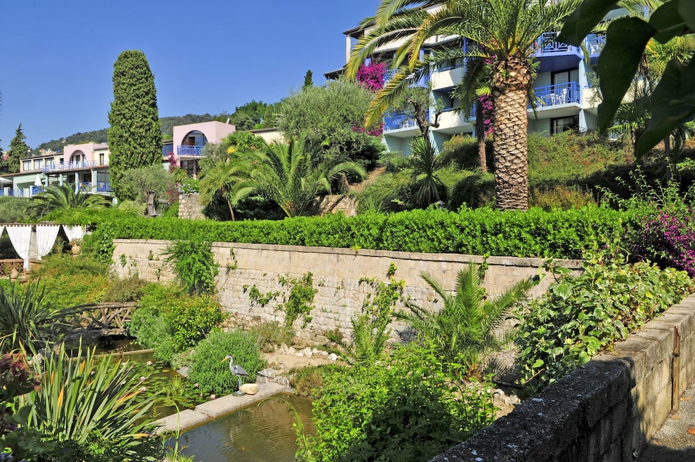 Aec Village Vacances - Les Cèdres