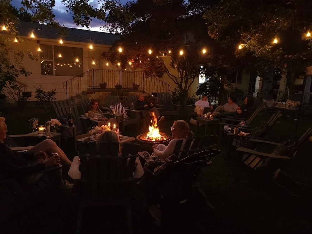 Hotel The Village Motel - Image 1