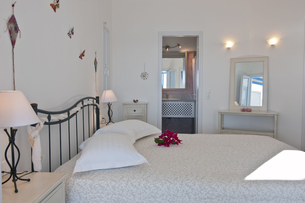 Blue Dolphin Antiparos Villas and Suites photo 3