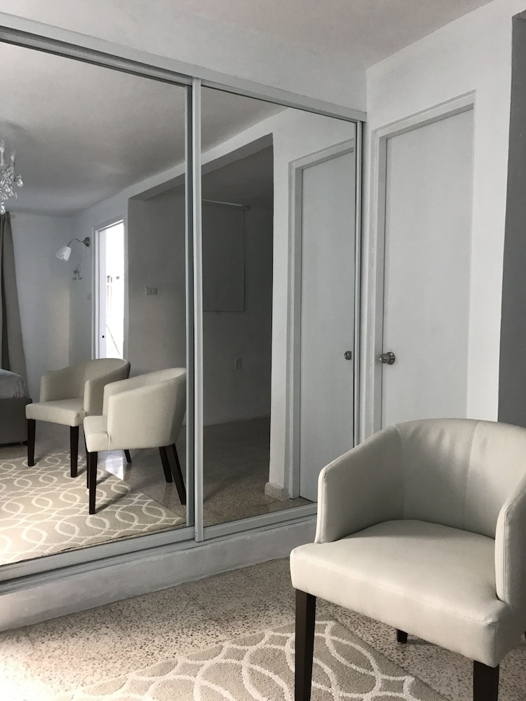 Chandelier 102