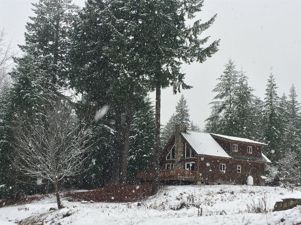 River Rock Mountain Cabin view 4