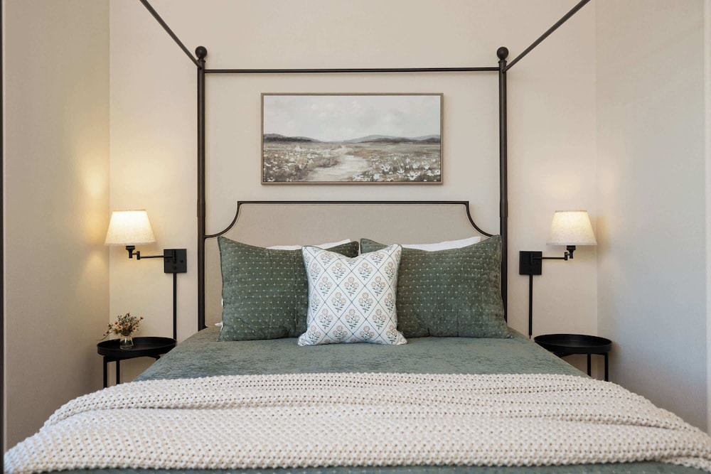 Cascade Cottage Stay for 6