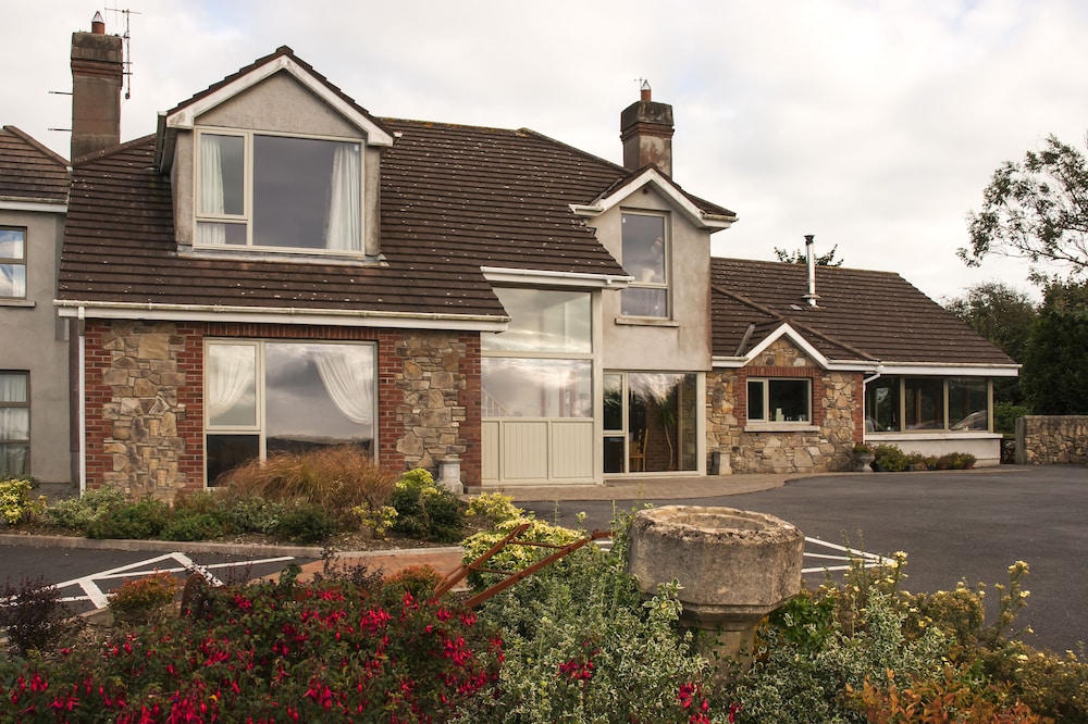 Waterford Vacations - Samuel's Heritage Bed  Breakfast - Property Image 5
