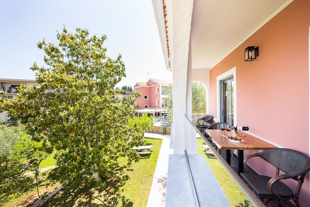 Mathraki Resort