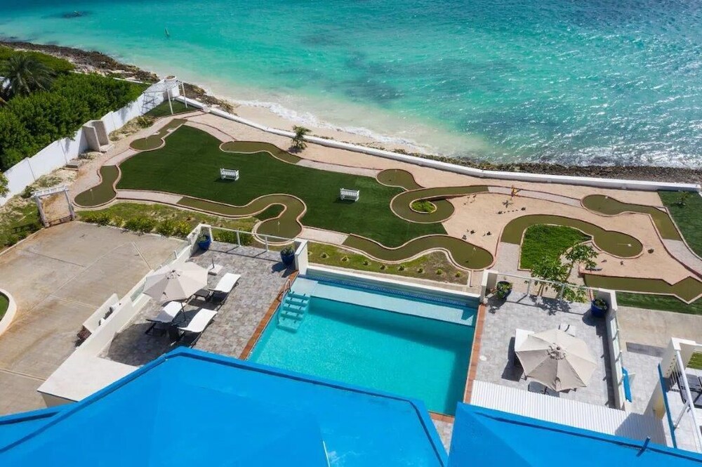 Beachfront Bliss: Private Retreat With Spectacular Views - Image 2