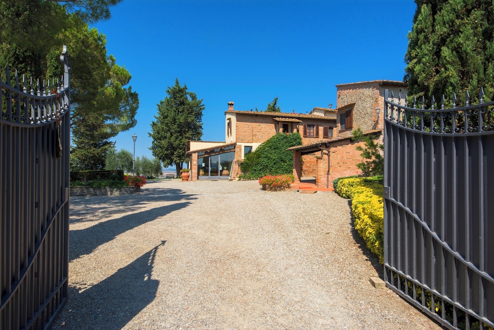 Amazing Chianti Site Olivo Shared Pool