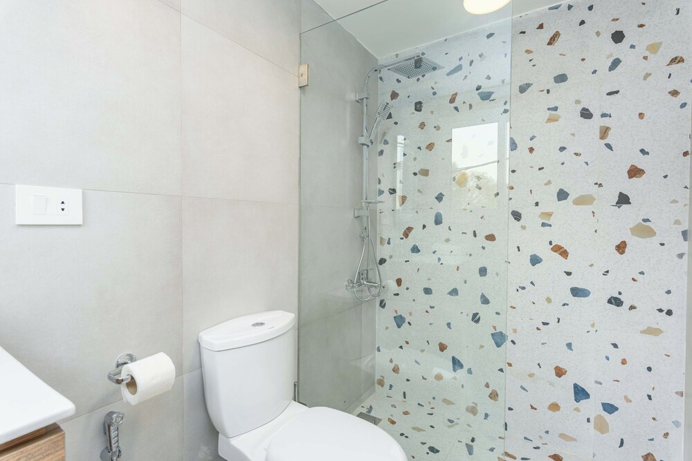 Indigo 1-BR Apt W Terrace in Batroun