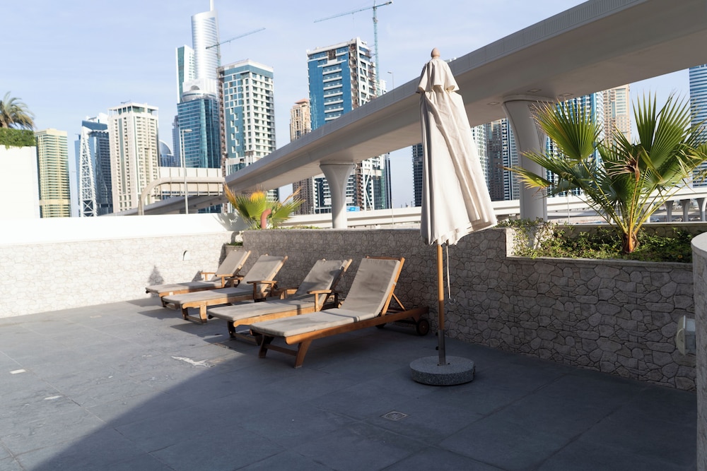 1BR in Dubai Marina Near Metro