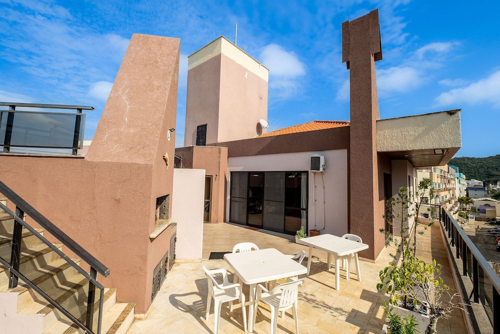 Beira-sea Condominium in Ingleses Norte - POR