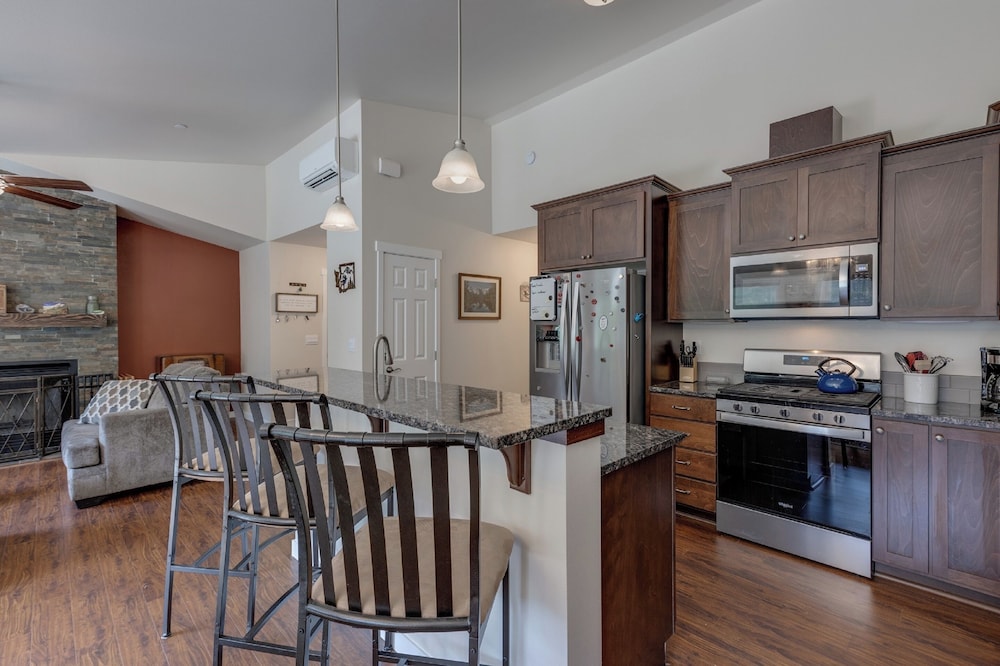 A Re-styled Single Story, 3-bedroom, 2-bath Ranch Style Cabin at Silver Lake