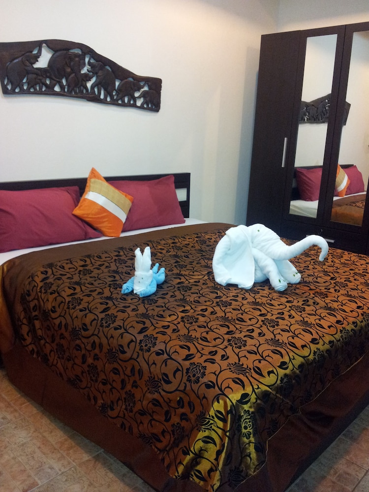 Baan Dork Bua Villa