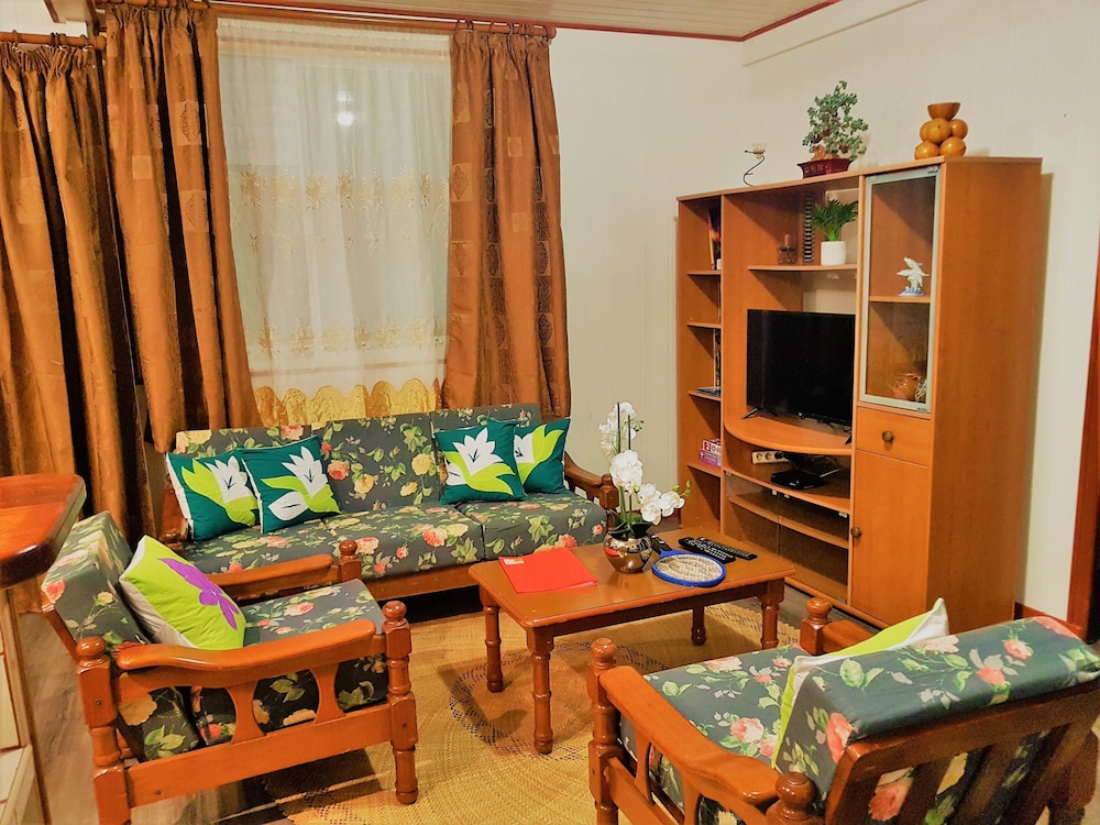 Huahine - Hibiscus House