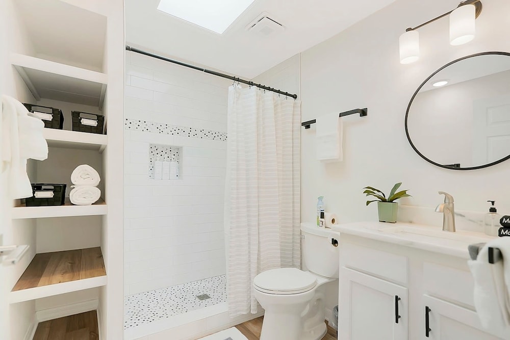 2 Steps to Ice Plant Apt in Downtown St Aug