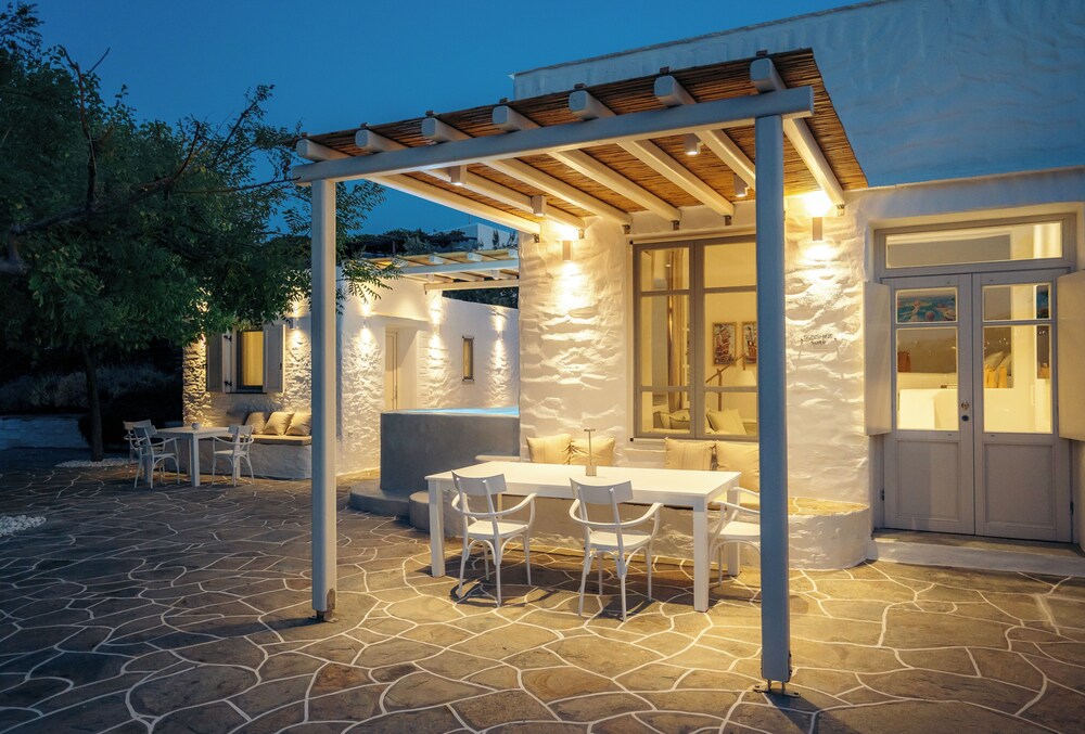 Rabagas Suites