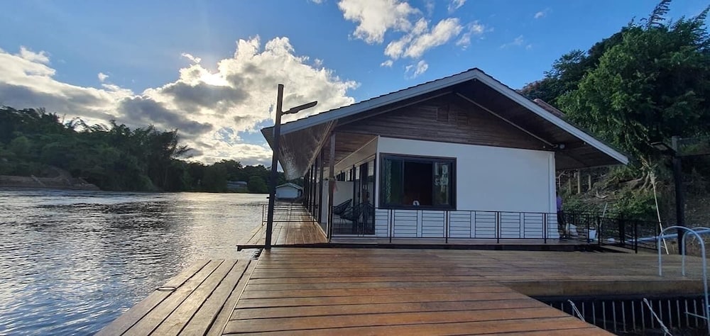 Riverside Hill Resort & Restaurant