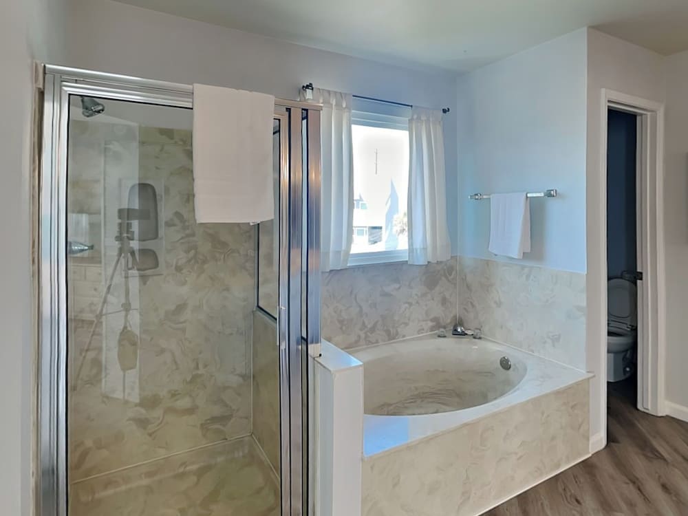 Beachfront Dolphin by Ryson Vacation Rentals