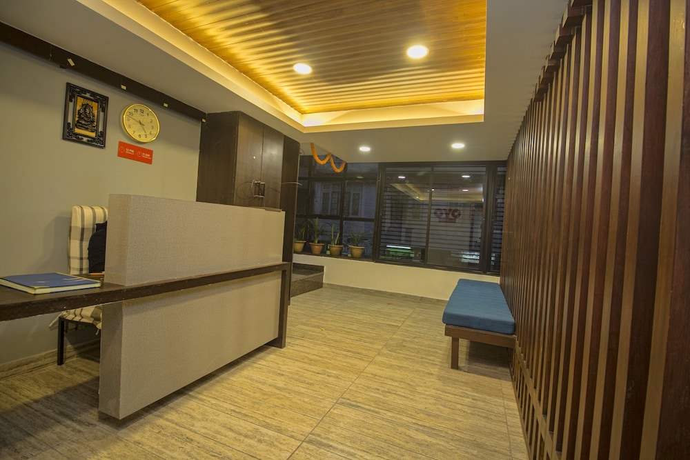 Lobby & Reception