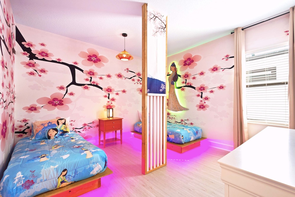 Magical 15-bedroom Villa Game Room, Theater & More!