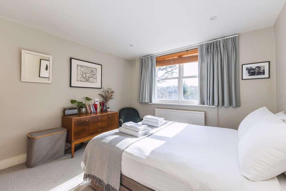 Leafy & Stylish Brixton Retreat